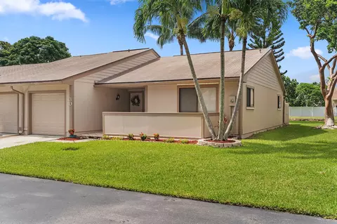 30 Farnworth Dr, Boynton Beach, FL 33426