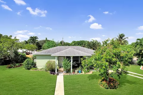 3814 Nowata Rd, Lantana, FL 33462