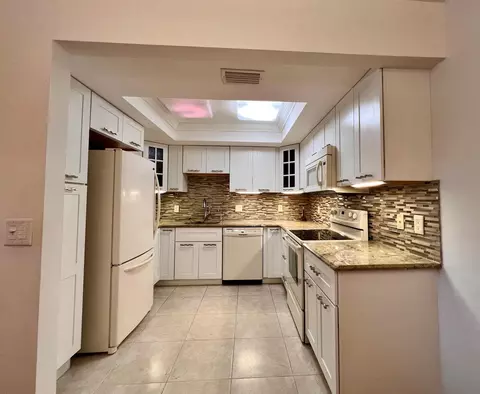208 Greenbrier C, West Palm Beach, FL 33417
