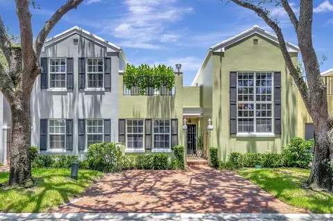 5907 Catesby St, Boca Raton, FL 33433