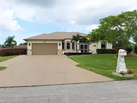 2071 SE Bisbee St, Port Saint Lucie, FL 34952