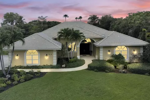 15950 Meadow Wood Dr, Wellington, FL 33414