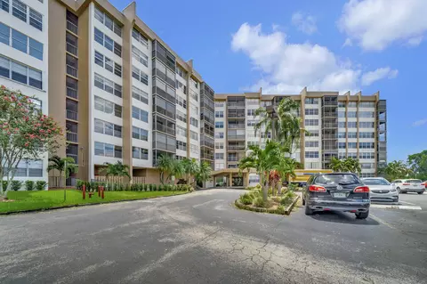 1200 Saint Charles Pl #PH17, Pembroke Pines, FL 33026