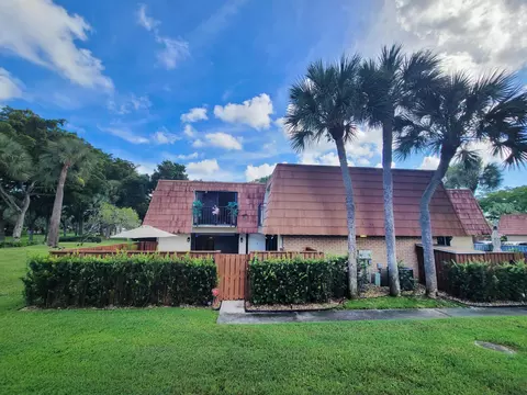 408 Buttonwood Ln, Boynton Beach, FL 33436