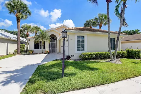 2745 N Clearbrook Cir, Delray Beach, FL 33445