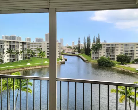 2851 Leonard #J506, Aventura, FL 33160