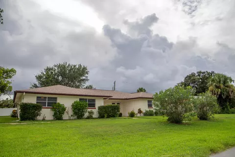 1868 Royal Palm, Edgewater, FL 32141