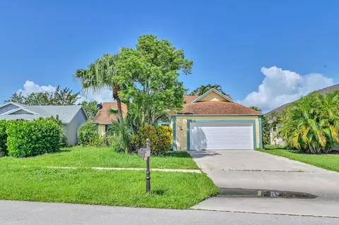 12992 Meadowbreeze Dr, Wellington, FL 33414