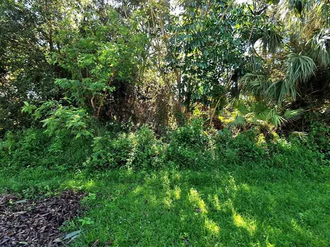 522 SW Sansom Ln, Port St Lucie, FL 34953