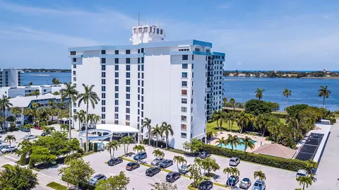 3800 Washington Rd #205, West Palm Beach, FL 33405