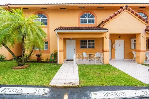 3375 W 76th #107, Hialeah, FL 33018