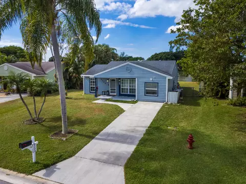 9204 Carma Dr, Boynton Beach, FL 33472
