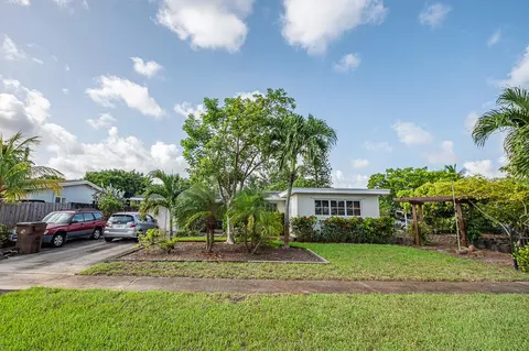3633 SW 21st St, Fort Lauderdale, FL 33312