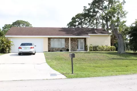 602 SE Walters Ter, Port Saint Lucie, FL 34983