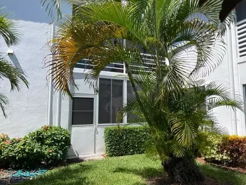 3200 Lake Osborne Dr #106, Lake Worth Beach, FL 33461