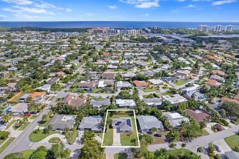 2750 NE 25th Ter, Boca Raton, FL 33431