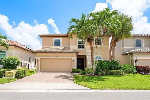 7903 Monarch Ct, Delray Beach, FL 33446