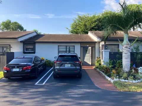 118 Conaskonk Cir, Royal Palm Beach, FL 33411