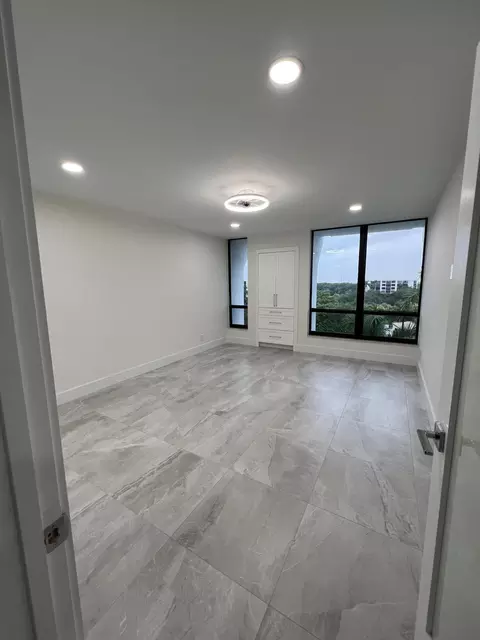 7738 Lakeside #383, Boca Raton, FL 33434