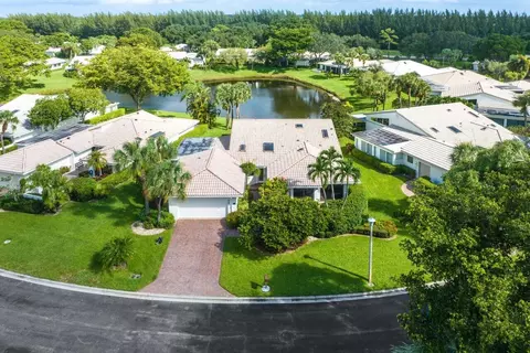 9 Hampshire Ln, Boynton Beach, FL 33436