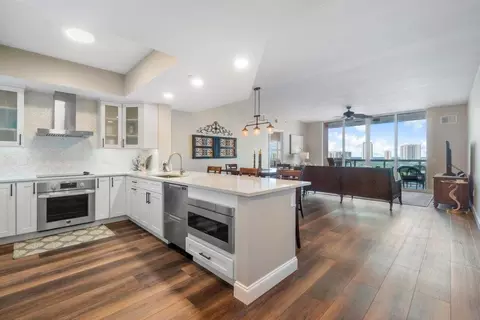 2640 Lake Shore Dr #1215, Riviera Beach, FL 33404
