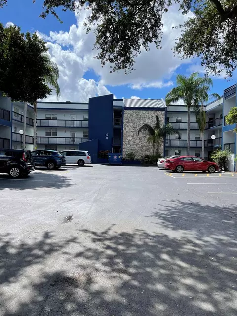 3060 Holiday Springs Blvd #310, Margate, FL 33063