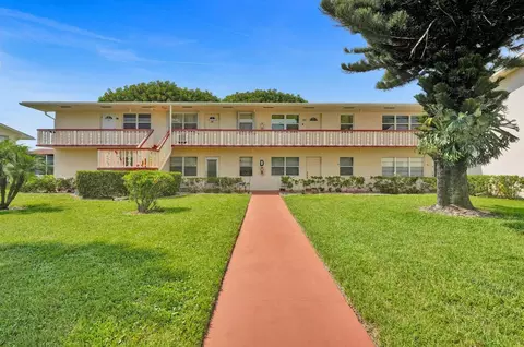 82 Norwich D, West Palm Beach, FL 33417