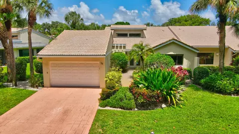 75 Hampshire Ln, Boynton Beach, FL 33436