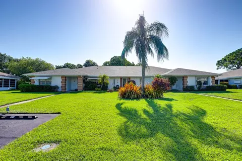 118 Lakes End Dr #D, Fort Pierce, FL 34982