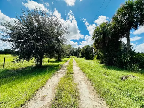 19950 NW 276th St, Okeechobee, FL 34972