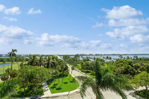 1 N Golfview Rd #702, Lake Worth Beach, FL 33460