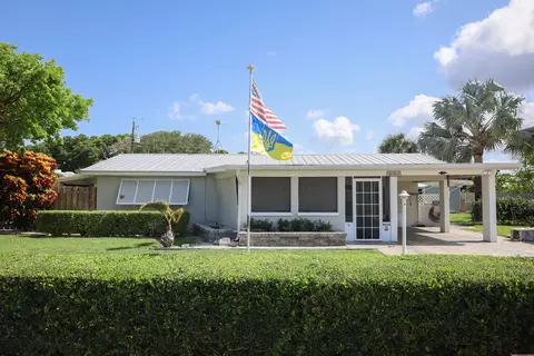 9416 SE Karin St, Hobe Sound, FL 33455