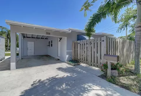 810 NE 3 Ave, Pompano Beach, FL 33060