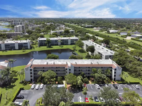 6585 Kensington #103, Delray Beach, FL 33446