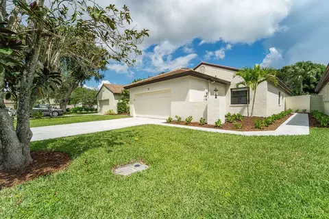 55 Ironwood Way N, Palm Beach Gardens, FL 33418