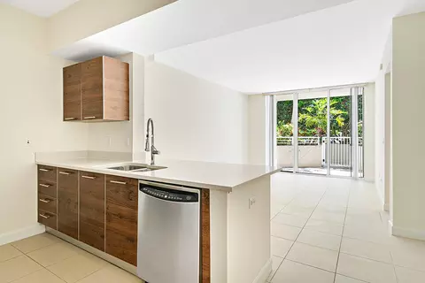 480 Hibiscus St #614, West Palm Beach, FL 33401