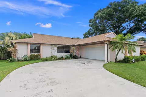 2562 SW Cameo Blvd, Port Saint Lucie, FL 34953