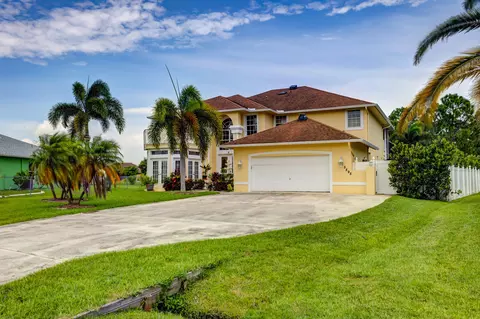 5595 NW North Crisona Cir, Port Saint Lucie, FL 34986