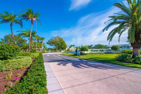 367 Grove Isle Cir, Vero Beach, FL 32962