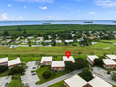 29 Pine Arbor Ln #202, Vero Beach, FL 32962