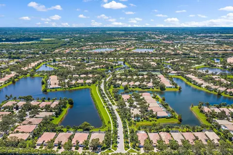 545 Grand Banks Rd, Palm Beach Gardens, FL 33410