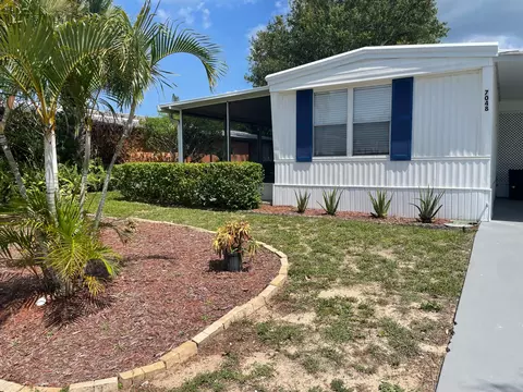 7048 SE Delegate St, Hobe Sound, FL 33455