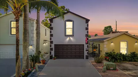 4714 Clemens St, Lake Worth, FL 33463
