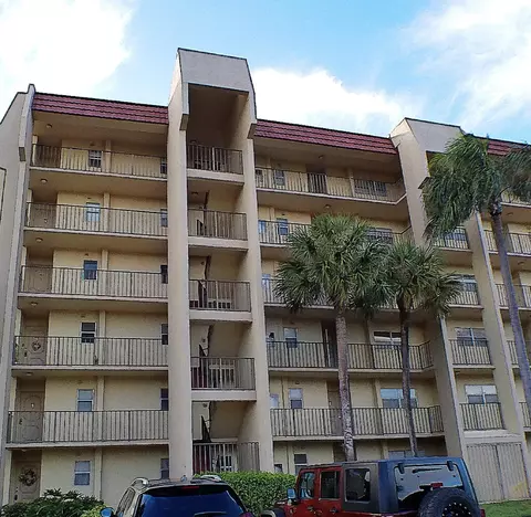 3755 Via Poinciana #501, Lake Worth, FL 33467