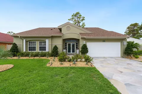 1047 Lake Breeze Dr, Wellington, FL 33414