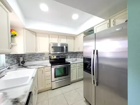 1679 SE Green Acres Cir #202, Port Saint Lucie, FL 34952