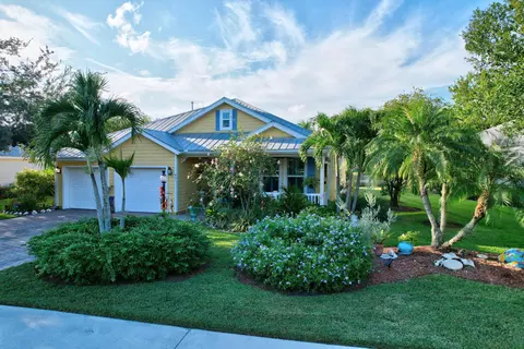 461 NE Canoe Park Cir, Port Saint Lucie, FL 34983