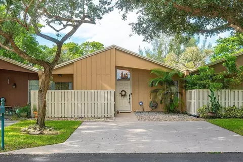 22305 Misty Woods Way, Boca Raton, FL 33428