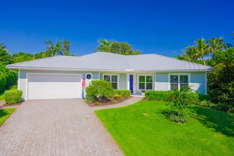 3 Plumeria Pl, Sewalls Point, FL 34996