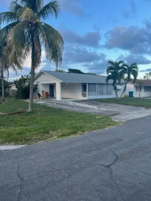 920 NW 10th Ave, Boynton Beach, FL 33426